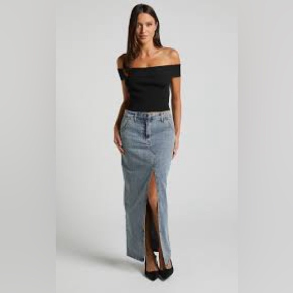 Lioness Dresses & Skirts - Lioness Barbie Split Midi Jeans Skirt in Blue Sz S